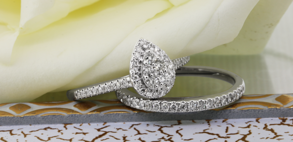 pear-shaped engagement ring