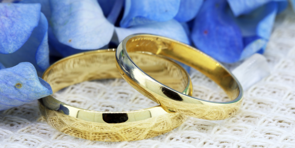 yellow gold wedding rings 